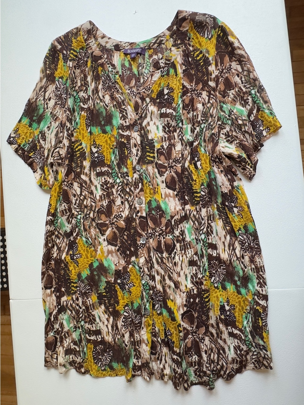 Roaman's Angelina flowy tunic woven short sleeve
Plus Size 24